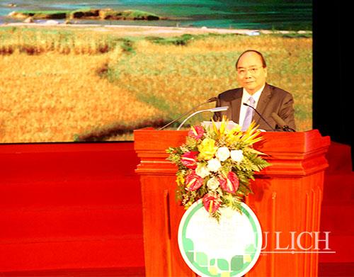 Thủ tướng Nguyễn Xuân Phúc phát biểu tại Hội nghị Xúc tiến Đầu tư Thương mại và Du lịch Cao Bằng 2018